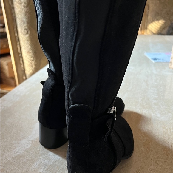 Anne Klein Black Heeled Boots, Size 6.5 - Picture 3 of 5